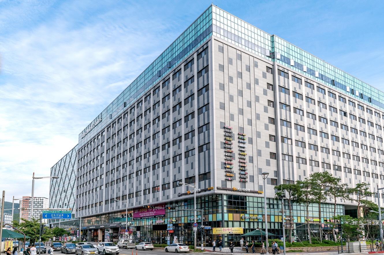 Days Hotel & Suites By Wyndham Incheon Airport Екстериор снимка